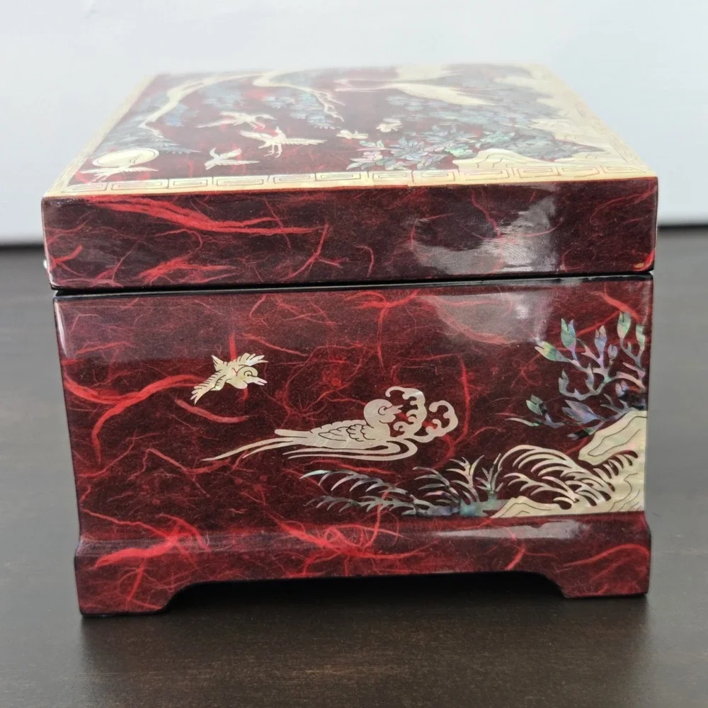 Korean Najeon Chilgi Lacquer Jewelry/Music Box With Mother Of Pearl Crane Motif